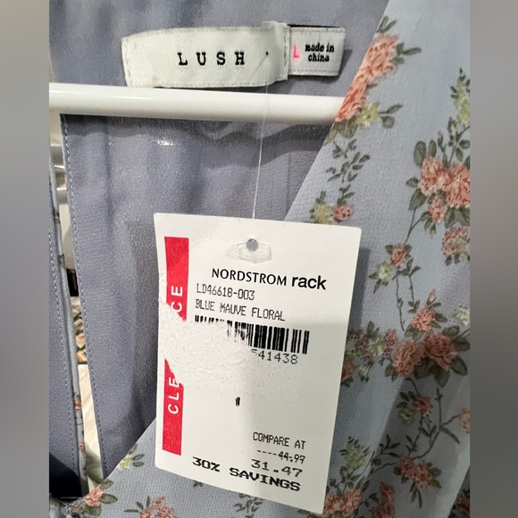 NWT Lush Short-Sleeve Puff Sleeve V-Neck Floral Mini Dress Size Large - Picture 7 of 7